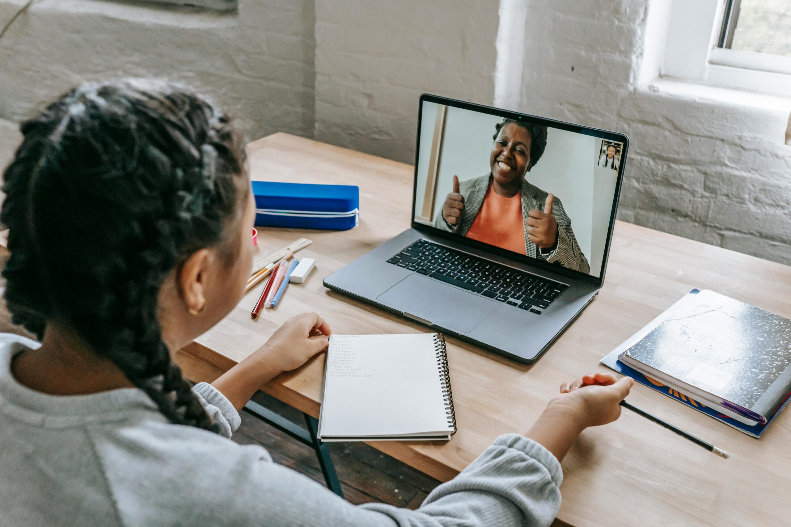 Da ideia ao lançamento: Guia para criar seu primeiro curso on-line